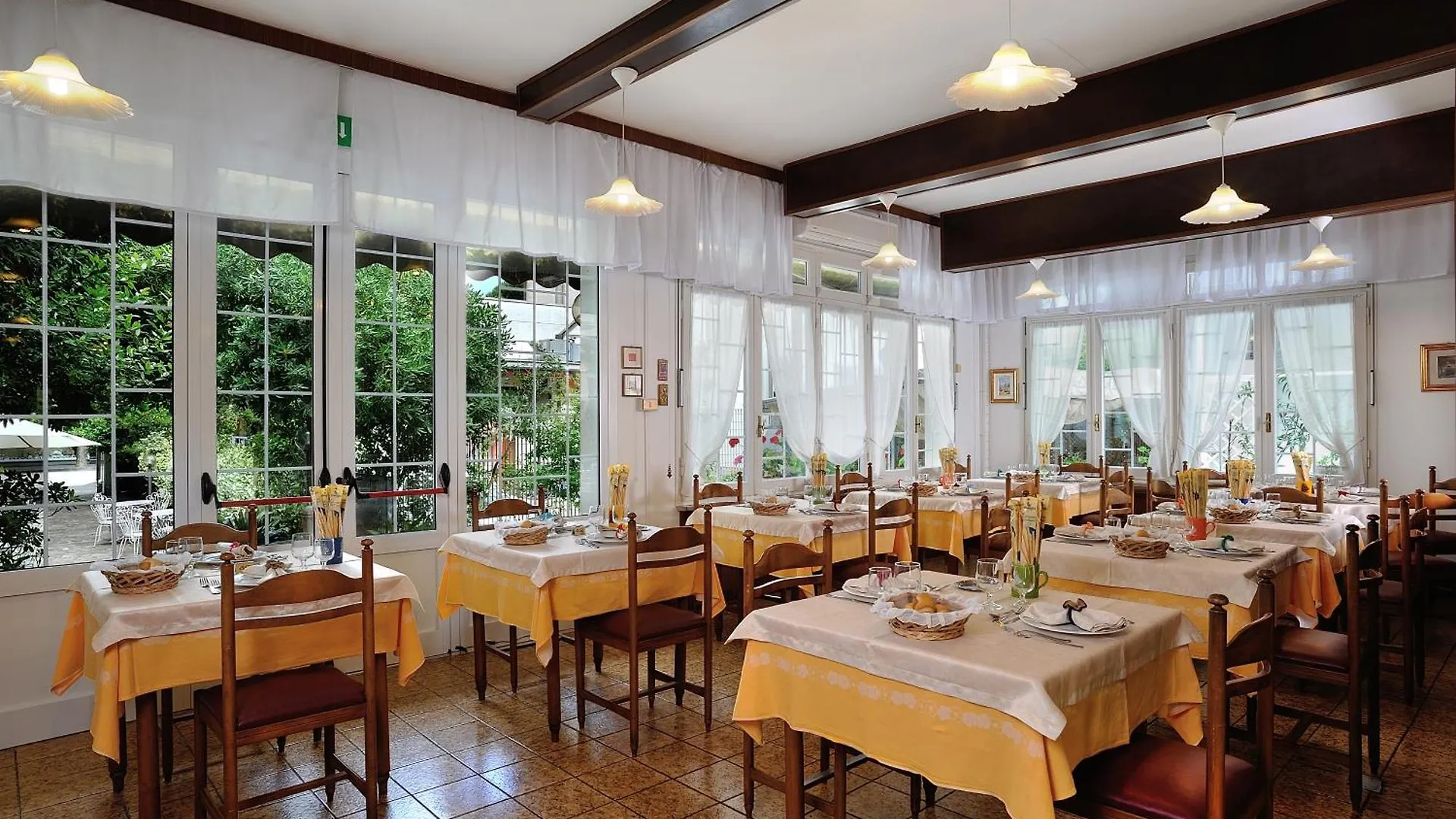 ***  Hotel Plaza Cesenatico İtalya